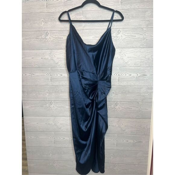 Kim Curvy Blue Dress - Picture 1 of 5